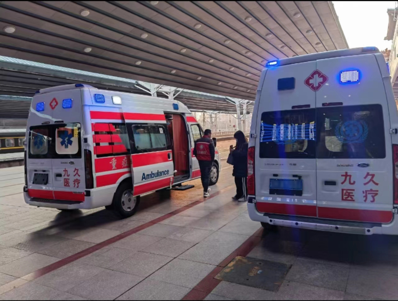 嘉黎县救护车长途转运